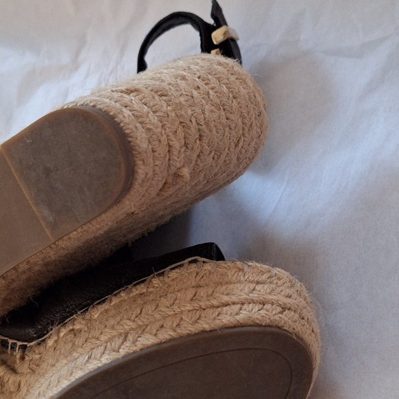 Kenneth Cole Women Olivia Espadrille Peep-Toe Black leather Wedges Size 7.5M - Picture 9 of 10